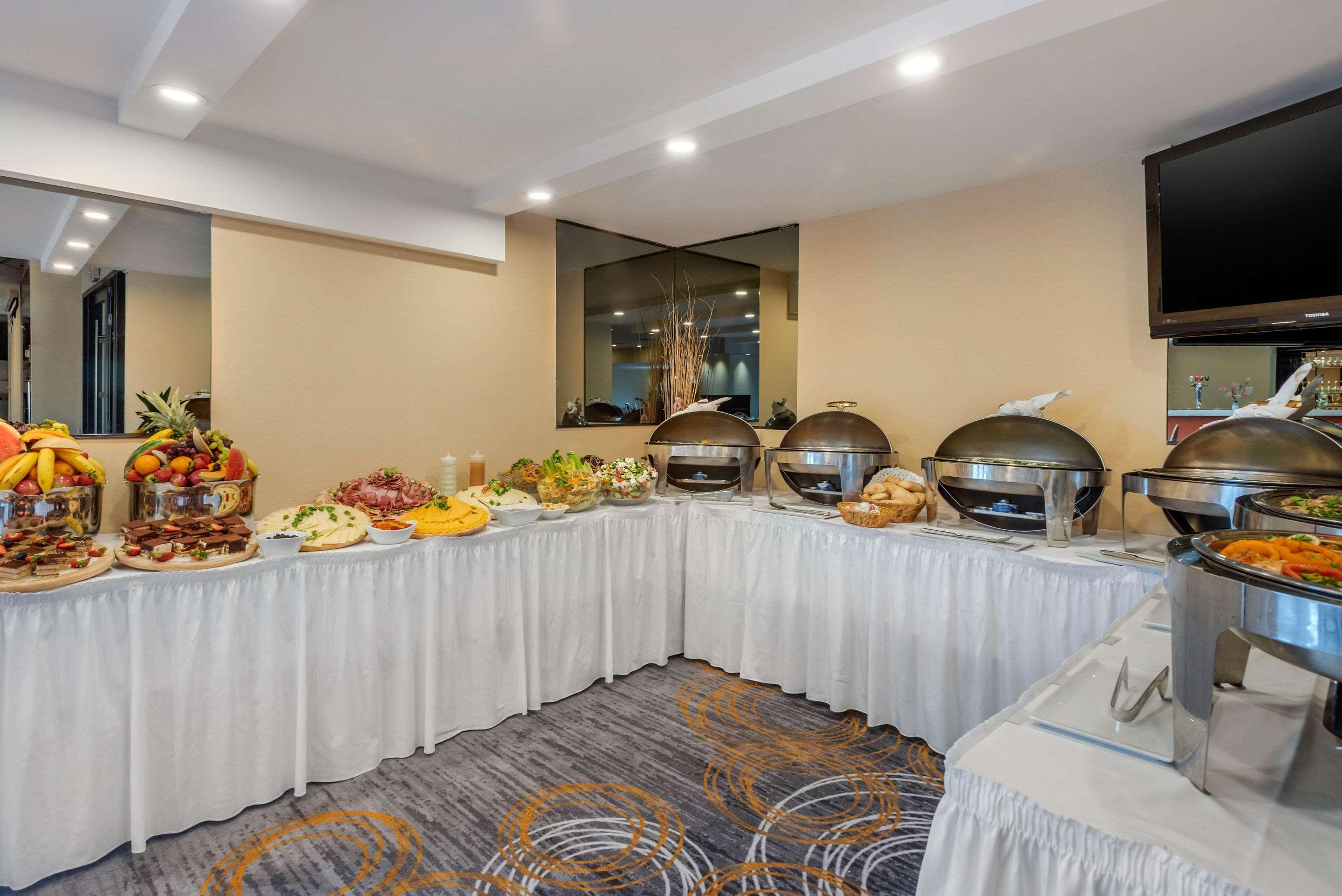 Quality Hotel Dorval Aeroport Экстерьер фото
