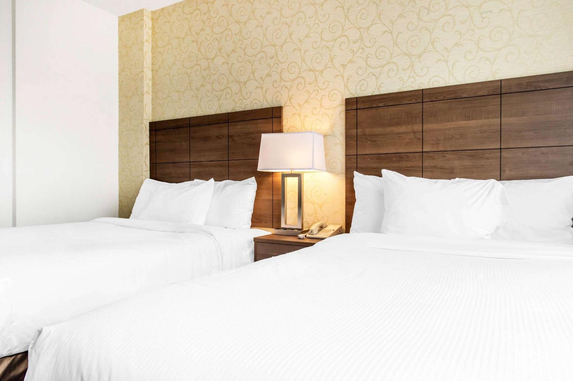 Quality Hotel Dorval Aeroport Экстерьер фото