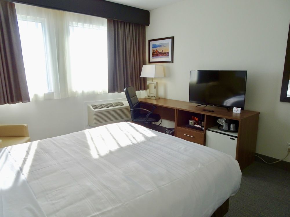 Quality Hotel Dorval Aeroport Экстерьер фото