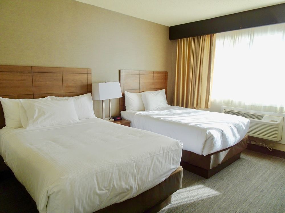 Quality Hotel Dorval Aeroport Экстерьер фото
